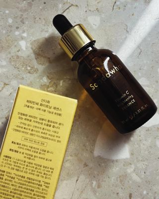 스킨큐어 산다화 비타민c 화이트닝 에센스 30ml — 5점을 준 리뷰어가 2023년 12월 올린 사용 사진