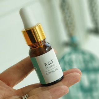 랑팡 EGF+FGF 10ppm 리포좀 앰플 원액 10ml — 4점을 준 리뷰어가 2021년 11월 올린 사용 사진