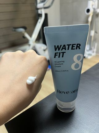 나우_ [리브엠]피부 속부터 겹겹이, 촘촘하게! 워터핏8중 수분착붙 크림 — 4점을 준 리뷰어가 2025년 1월 올린 사용 사진