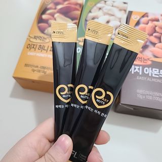 짜먹는 이지견과 짜먹는 이지아몬드, 짜먹는 이지허니피넛, 짜먹는 이지캐슈넛 각 10g X  10포 — 5점을 준 리뷰어가 2021년 2월 올린 사용 사진