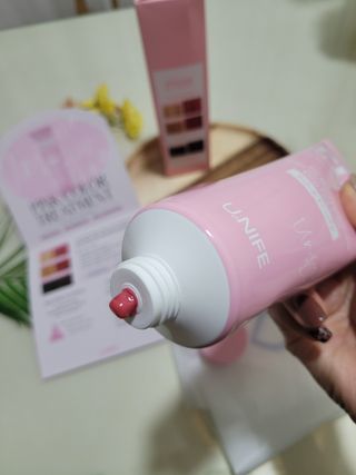 [유니프] 헤어 샤이니 핑크 컬러 트리트먼트240g — 5점을 준 리뷰어가 2023년 11월 올린 사용 사진