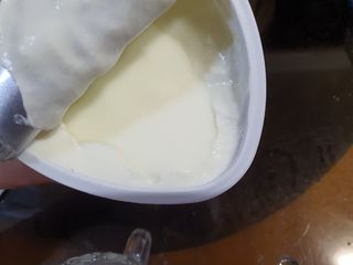 떠먹는불가리스 마이플레인 요거트 435g 6개입 — 3.5점을 준 리뷰어가 2021년 3월 올린 사용 사진
