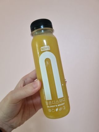BLENDY'S 핑크 스무디+블론디 스무디 — 5점을 준 리뷰어가 2021년 10월 올린 사용 사진