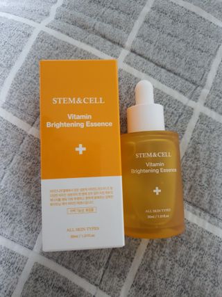 체르엠 스템앤셀 비타민 브라이트닝 에센스 30ml 1개 — 5점을 준 리뷰어가 2021년 10월 올린 사용 사진