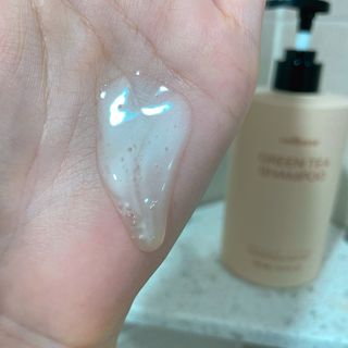 프리마인 더이상 뻣뻣하고 효과없는 탈모샴푸는 NO. 근본부터 케어하는 셀베이스 그린티샴푸(500ml) — 5점을 준 리뷰어가 2023년 4월 올린 사용 사진