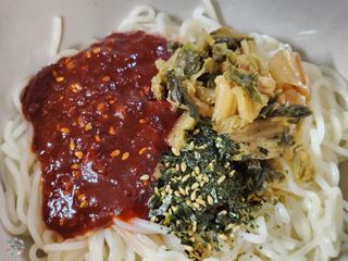 [한면원] 비빔국수 2인분 — 5점을 준 리뷰어가 2023년 3월 올린 사용 사진