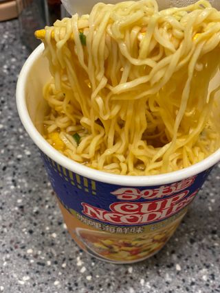 NISSIN 닛신 컵누들  4종 - 씨푸드오리지날, 씨푸드 스파이시, 씨푸드 커리, 씨푸드 XO소스 — 5점을 준 리뷰어가 2022년 11월 올린 사용 사진