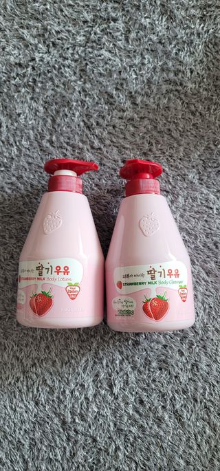 [과일나라] 피부가 마시는 딸기우유 바디클렌저&바디로션 — 5점을 준 리뷰어가 2022년 10월 올린 사용 사진