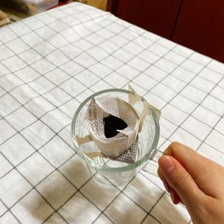 도이퉁 드립백 커피 60g 다크로스트 미디움로스트 — 4점을 준 리뷰어가 2021년 3월 올린 사용 사진