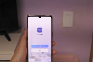 아카라 조명 스위치를 누워서 끄는 방법 (스마트 조명 스위치 2구 + 무선 리모트 스위치 1구 T1, 스마트 허브 E1) — 4.5점을 준 리뷰어가 2021년 11월 올린 사용 사진