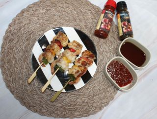 [다물꼬치] 삼겹새우롤꼬치 5개입 350g  + 데리야끼소스 120g + 매운고추소스 120g — 5점을 준 리뷰어가 2021년 12월 올린 사용 사진