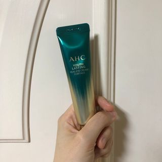 [NEW 탄력유턴 아이크림] AHC 유스 래스팅 리얼 아이크림 포 페이스 — 4점을 준 리뷰어가 2021년 3월 올린 사용 사진