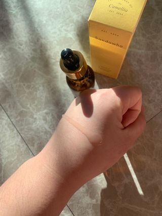 스킨큐어 산다화 비타민c 화이트닝 에센스 30ml — 5점을 준 리뷰어가 2023년 12월 올린 사용 사진