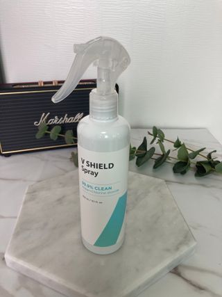 브이쉴드 살균 스프레이 300ml — 5점을 준 리뷰어가 2021년 7월 올린 사용 사진