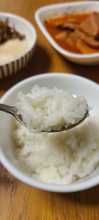 고림상점 풍부한 햇살과 바닷바람이 키우는 강화 교동 백미 1kgx2개 — 5점을 준 리뷰어가 2021년 12월 올린 사용 사진
