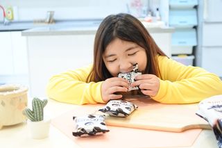 롯데제과 까망카스타드 더블초코 — 5점을 준 리뷰어가 2021년 5월 올린 사용 사진