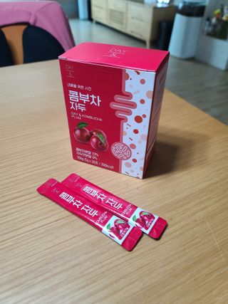 참앤들황토농원 7가지 맛! 탄산 톡톡! 스파클링! 데이앤 콤부차 7종 10포 1박스씩 ★총 7박스★ — 4점을 준 리뷰어가 2023년 3월 올린 사용 사진