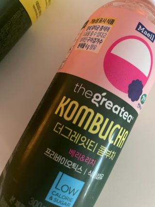 더그레잇티 콤부차 [매일유업] 더그레잇티 44kcal 콤부차 300ml *12개입 (오리지널 6개+베리리치 6개) — 4.5점을 준 리뷰어가 2023년 8월 올린 사용 사진