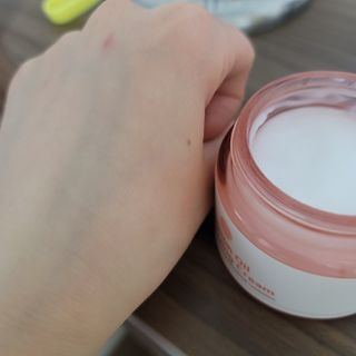 아이앤립 / EYENLIP 아이앤립 연어오일 리바이탈라이징 크림 — 5점을 준 리뷰어가 2021년 3월 올린 사용 사진