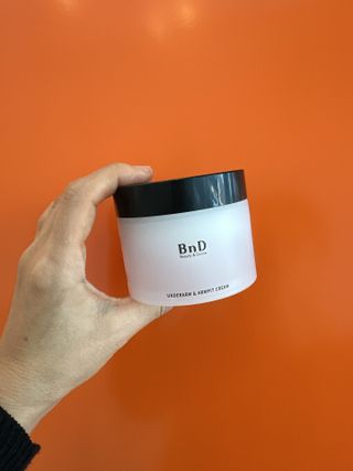 비엔디 2NOW[한글]]BnD 바디 미백 겨드랑이 크림 — 5점을 준 리뷰어가 2025년 1월 올린 사용 사진