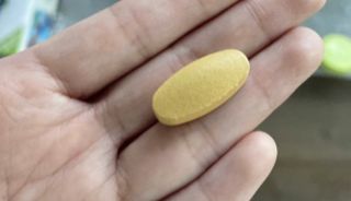 Swisse 스위스 고함량 밀크씨슬 35,000mg 60정 — 4점을 준 리뷰어가 2021년 11월 올린 사용 사진