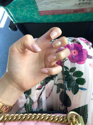 데싱디바 매직프레스 레귤러 스퀘어_6종 중 택 1 — 5점을 준 리뷰어가 2021년 9월 올린 사용 사진