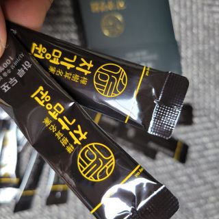 차가명원 차가버섯 프리미엄 추출분말 10일분(20포) — 5점을 준 리뷰어가 2022년 6월 올린 사용 사진