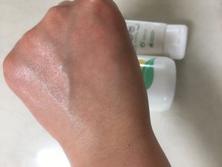 mom e 맘이 내추럴 베이비 케어 샴푸앤바스+로션 — 4점을 준 리뷰어가 2021년 1월 올린 사용 사진