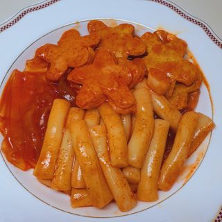 빨간키트 떡볶이 밀키트 2~3인분 매운맛 국물 떡볶이 만들기 쉬운 황금 레시피 분말 소스로 간편한 요리 — 5점을 준 리뷰어가 2021년 10월 올린 사용 사진