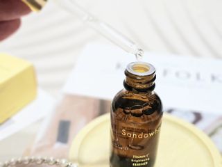 스킨큐어 산다화 비타민c 화이트닝 에센스 30ml — 4.5점을 준 리뷰어가 2023년 10월 올린 사용 사진