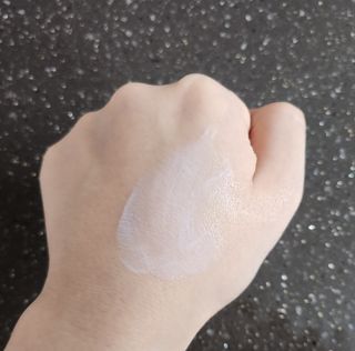 바노바기 코스메틱 바노바기 밀크씨슬 리페어 시카 선스크린 플러스 50ml — 5점을 준 리뷰어가 2023년 2월 올린 사용 사진