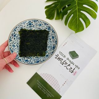 [해림맛김] 들기름에 구운 바삭바삭 김 4종 세트 + 1종 랜덤발송 총5개입 — 5점을 준 리뷰어가 2021년 2월 올린 사용 사진