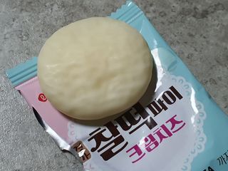 롯데제과 찰떡파이 크림치즈 — 5점을 준 리뷰어가 2021년 5월 올린 사용 사진