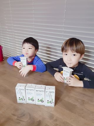 이롬 erom 황성주박사의 국산콩 두유 검은콩 고칼슘 — 5점을 준 리뷰어가 2020년 12월 올린 사용 사진