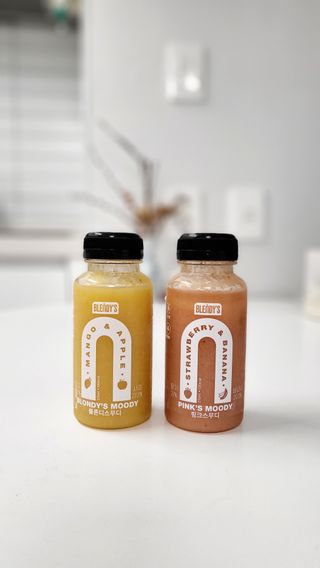 BLENDY'S 핑크 스무디+블론디 스무디 — 5점을 준 리뷰어가 2022년 4월 올린 사용 사진