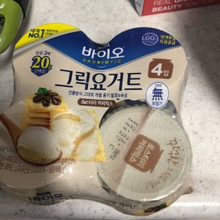 매일바이오 그릭요거트 오리지널 플레인 4개, 로스터리 커피믹스 4개 — 5점을 준 리뷰어가 2021년 12월 올린 사용 사진