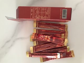 힘내라김홍삼 하루홍삼정스틱 10g x 10포 — 5점을 준 리뷰어가 2021년 3월 올린 사용 사진
