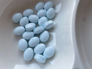 입 냄새 완화에 도움을 주는 에티켓 캔디 앳캔디 스트롱민트 — 5점을 준 리뷰어가 2021년 1월 올린 사용 사진