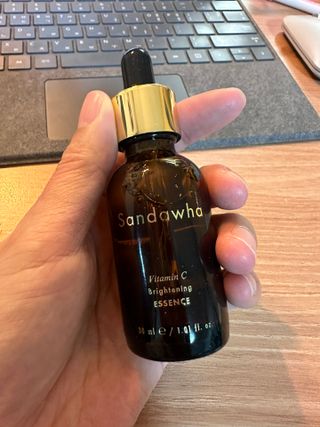 스킨큐어 산다화 비타민c 화이트닝 에센스 30ml — 5점을 준 리뷰어가 2023년 10월 올린 사용 사진
