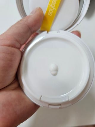 소이베베X신비아파트 모이스쳐 선팩트 SPF50+ PA+++ — 5점을 준 리뷰어가 2023년 4월 올린 사용 사진