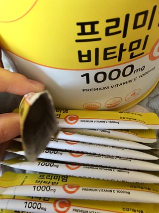 서울약사신협 프리미엄비타민C1000_2.5G x 100포 — 5점을 준 리뷰어가 2021년 5월 올린 사용 사진