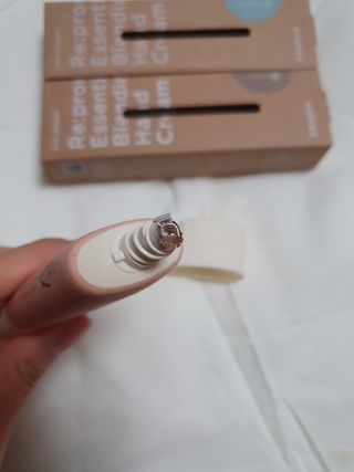 [후르디아] 끈적임 없는 착한성분 비건  핸드크림 3종 — 5점을 준 리뷰어가 2022년 10월 올린 사용 사진
