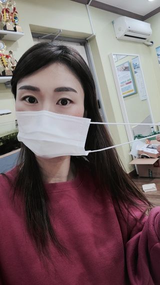 위케어 원데이 덴탈마스크 50매 화이트 대형 국내생산 — 5점을 준 리뷰어가 2021년 2월 올린 사용 사진