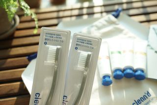 주식회사 클린디 [클린디] 파우치에 쏙 넣어 밖에서도 치아건강🦷 챙기기 [맞춤 칫솔 + 치약  + 파우치 구성] — 5점을 준 리뷰어가 2021년 12월 올린 사용 사진