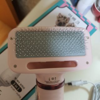 아베크 펫 강아지 고양이 애견 에어 브러쉬 드라이기 올인원 — 5점을 준 리뷰어가 2021년 7월 올린 사용 사진