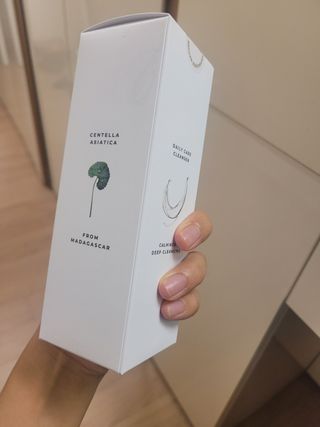 스킨1004 [SKIN1004] 마다가스카르 센텔라 라이트 클렌징 오일 200ml — 5점을 준 리뷰어가 2024년 7월 올린 사용 사진