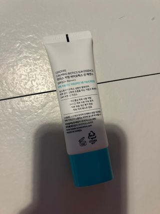 리더스코스메틱 리더스 카밍 바이오틱스 선 에센스 SPF 50+ PA++++ — 5점을 준 리뷰어가 2022년 5월 올린 사용 사진