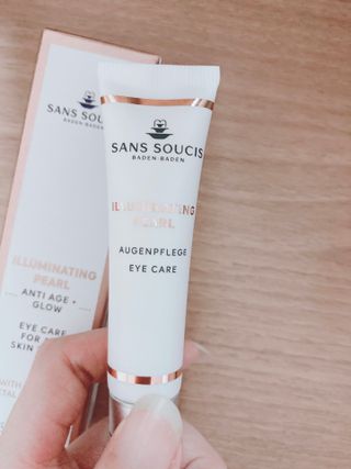 산수시 일루미네이팅 펄 영양 다크서클 스틱 아이 크림 케어 15ml — 4점을 준 리뷰어가 2021년 6월 올린 사용 사진
