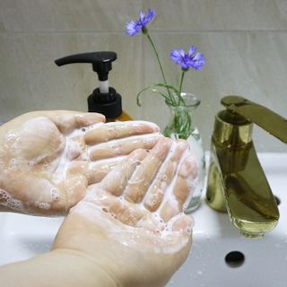 방방곳곳 편림초 마이크로바이옴 샴푸 — 5점을 준 리뷰어가 2022년 5월 올린 사용 사진
