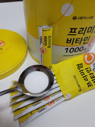 서울약사신협 프리미엄비타민C1000_2.5G x 100포 — 5점을 준 리뷰어가 2021년 5월 올린 사용 사진